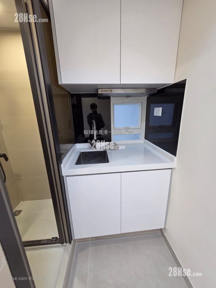 Granville Building Rental Studio , 1 Bathroom 160 ft²