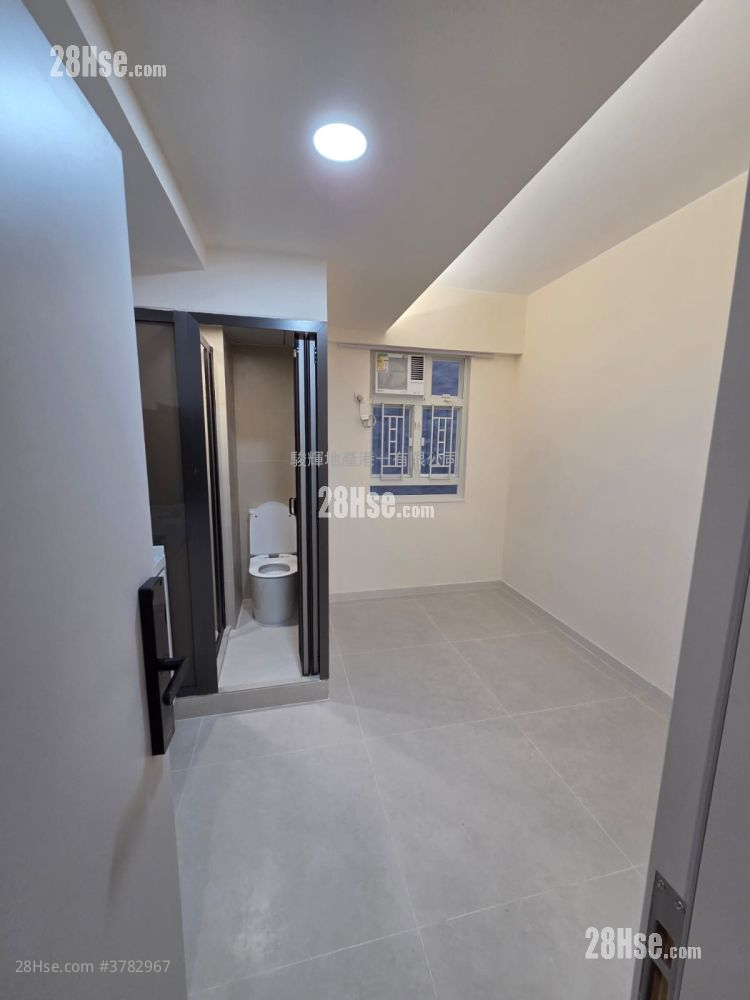 Granville Building Rental Studio , 1 Bathroom 160 ft²