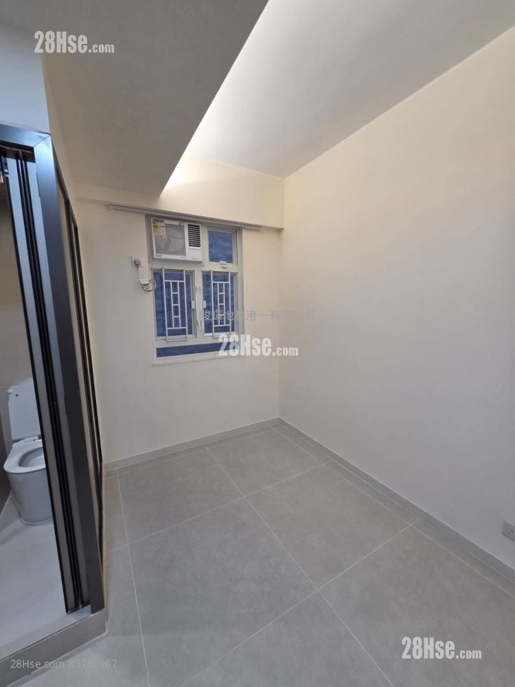 Granville Building Rental Studio , 1 Bathroom 160 ft²