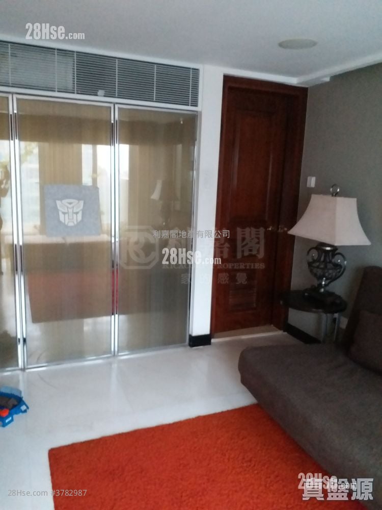 毕架山峰 售盘 4 房 2,638 平方尺