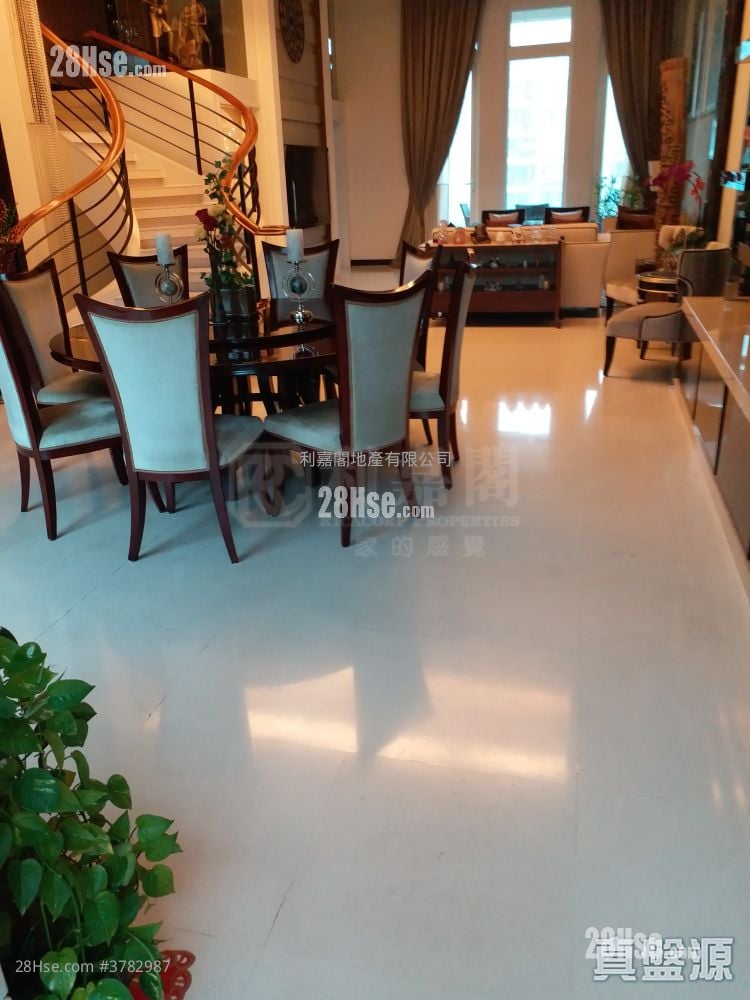 毕架山峰 售盘 4 房 2,638 平方尺