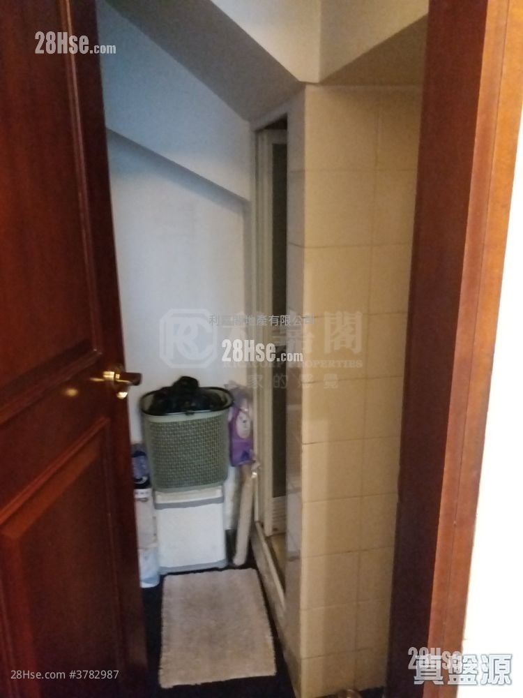 毕架山峰 售盘 4 房 2,638 平方尺