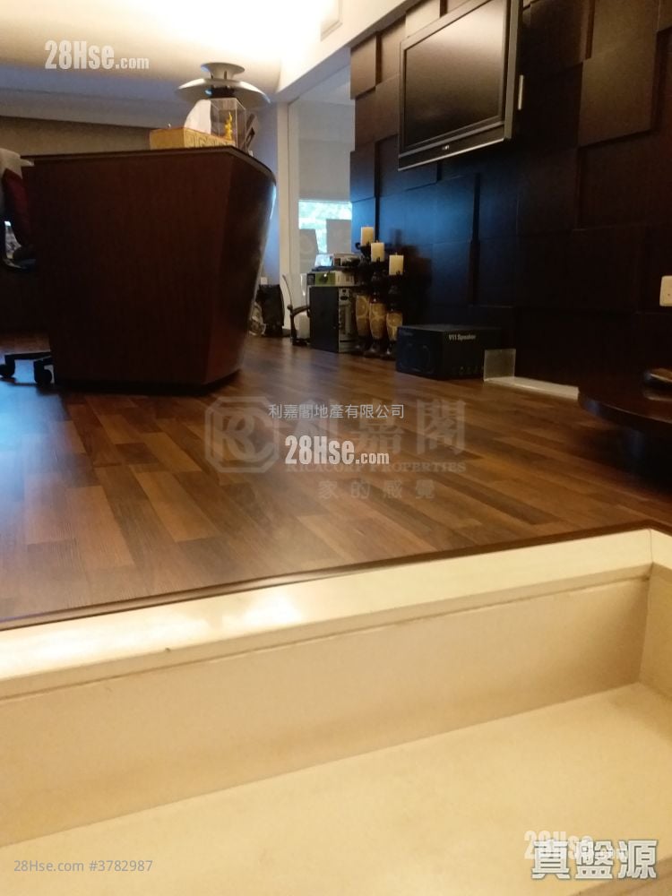 毕架山峰 售盘 4 房 2,638 平方尺