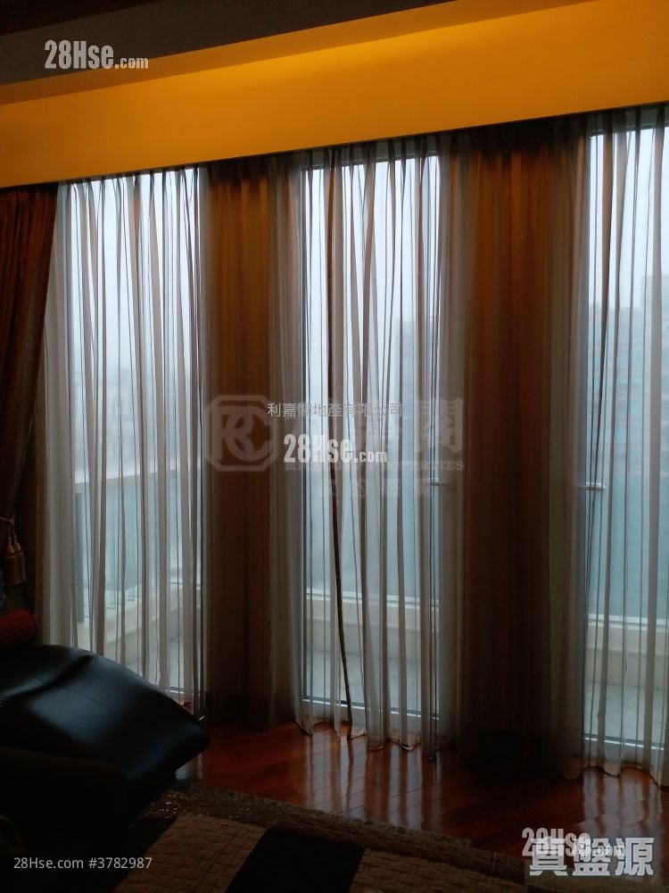 毕架山峰 售盘 4 房 2,638 平方尺