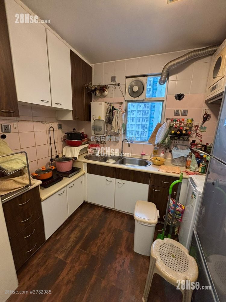 Tung Tao Court Sell 666 ft²