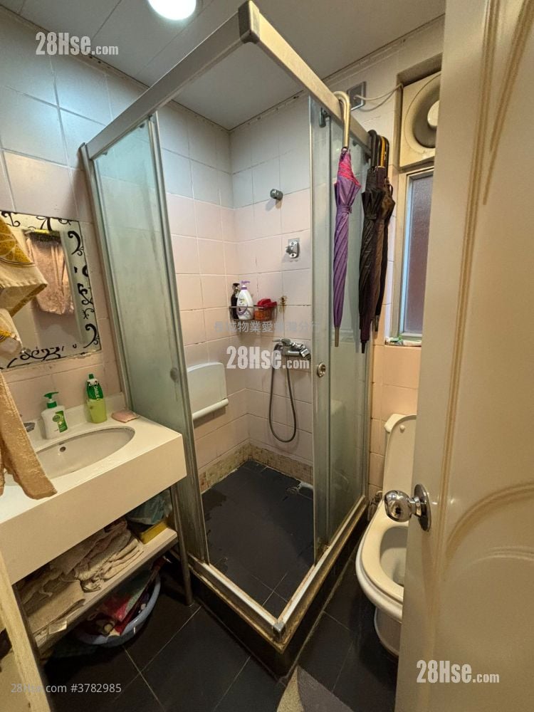 Tung Tao Court Sell 666 ft²