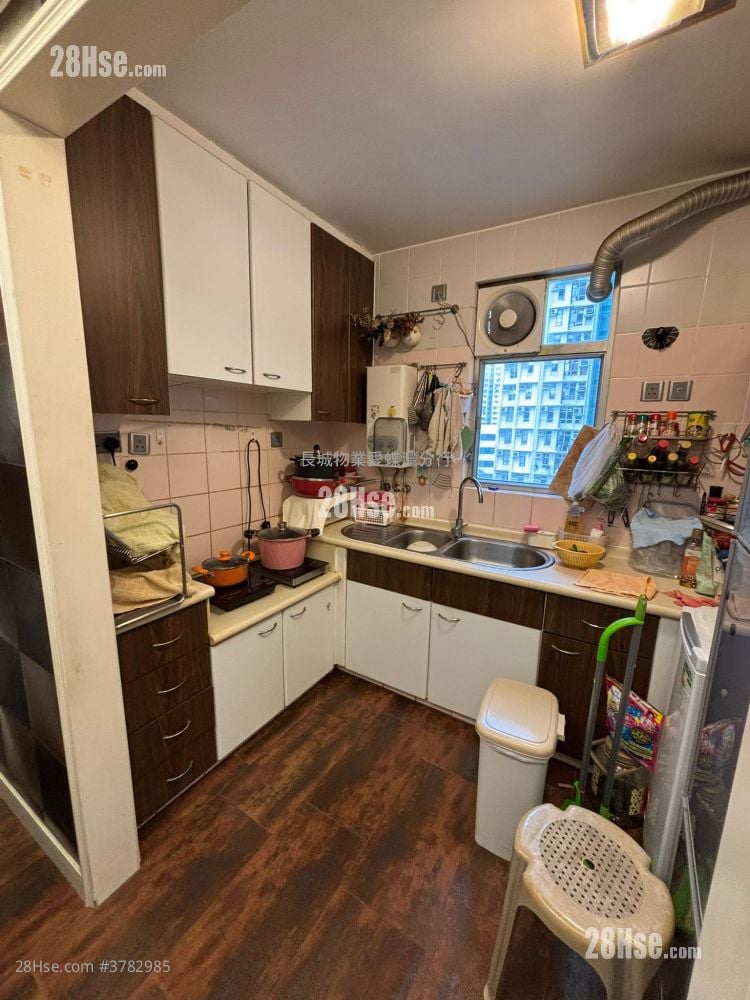 Tung Tao Court Sell 666 ft²