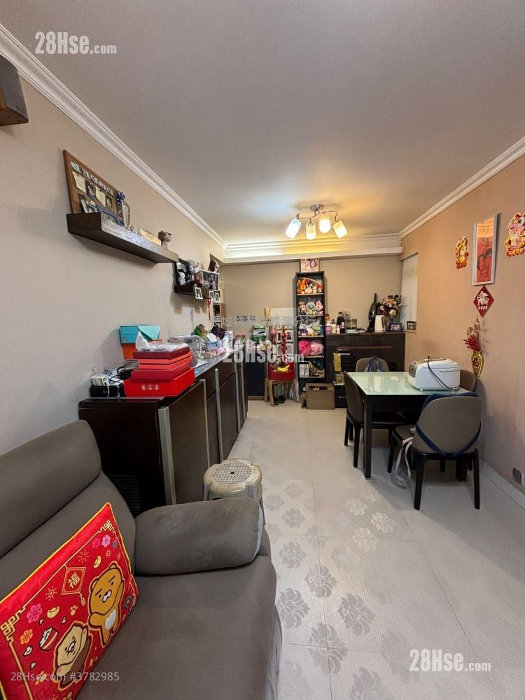 Tung Tao Court Sell 666 ft²