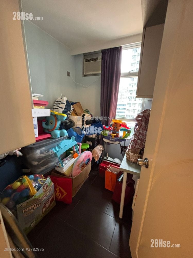 Tung Tao Court Sell 666 ft²