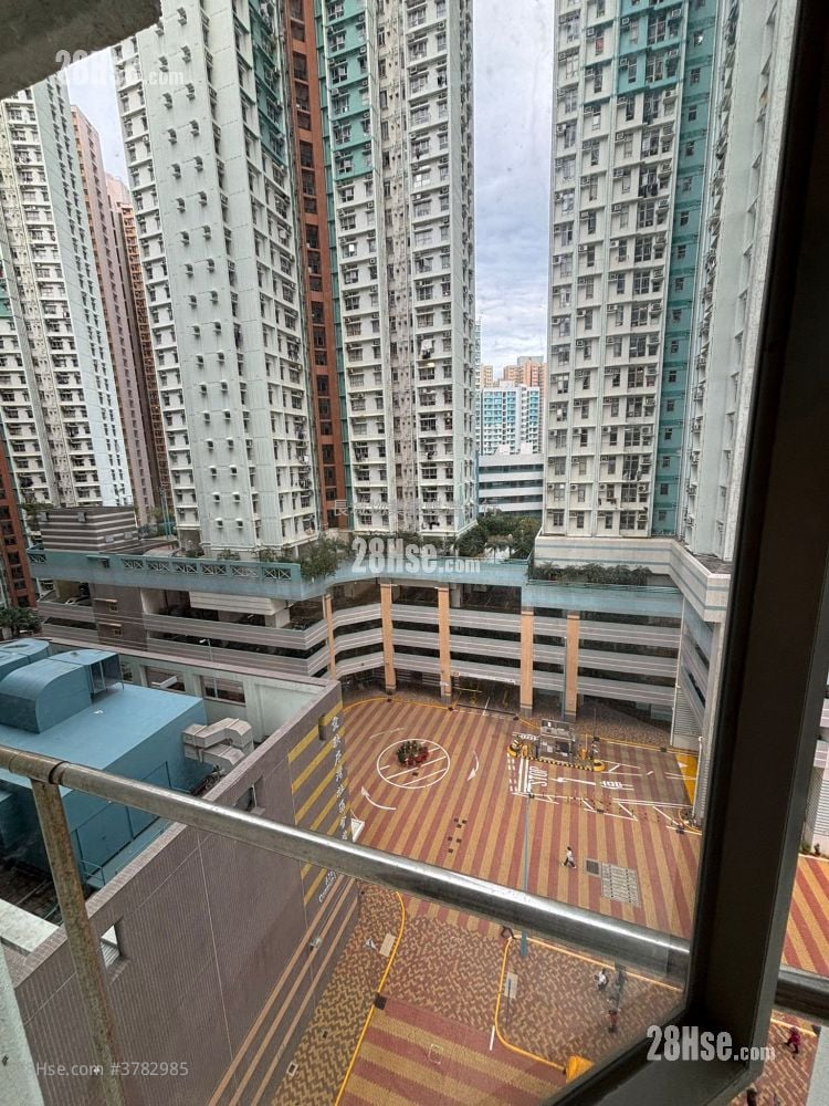 Tung Tao Court Sell 666 ft²