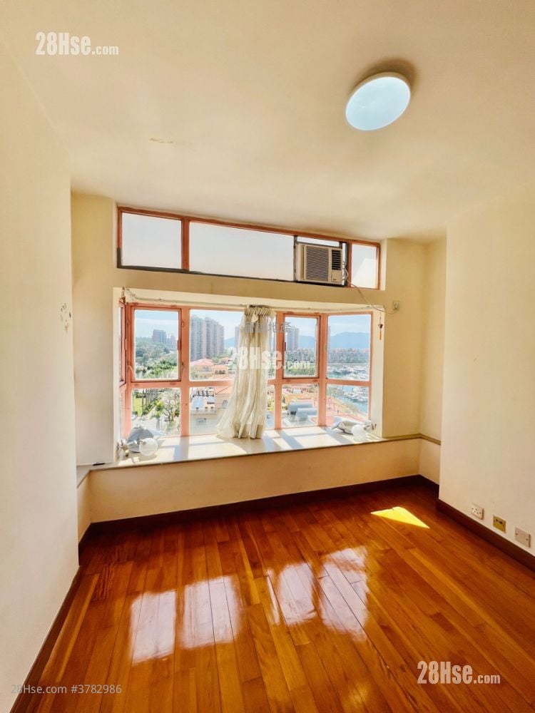 Hong Kong Gold Coast Sell 2 Bedrooms , 1 Bathroom 576 ft²