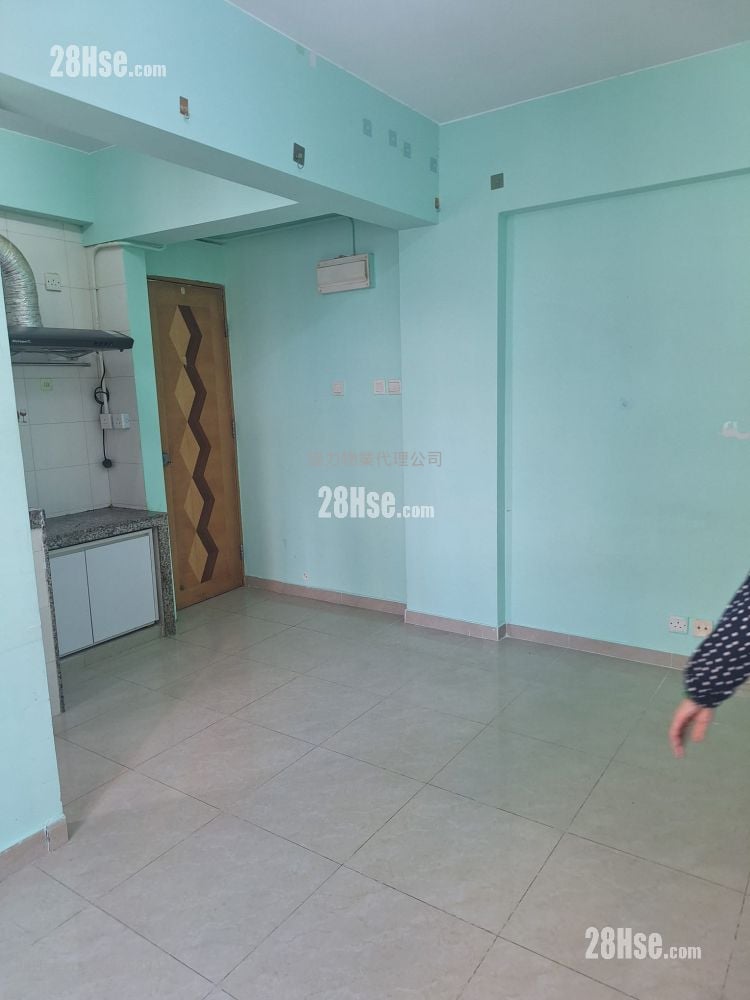 荣华大厦 租盘 2 房 , 1 浴室 313 平方尺