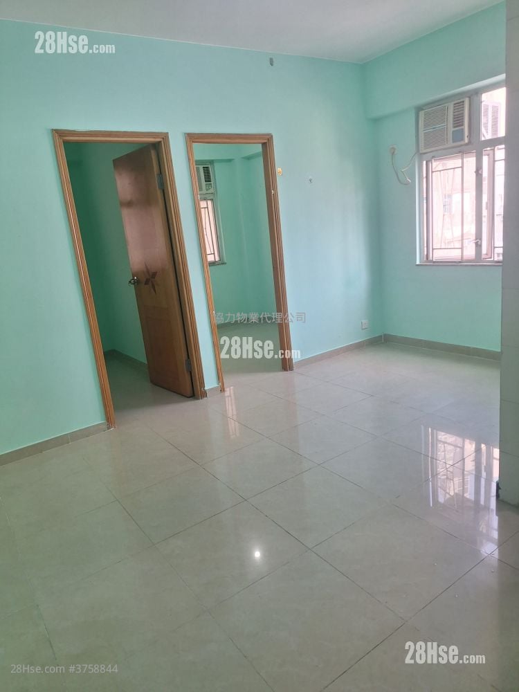 荣华大厦 租盘 2 房 , 1 浴室 313 平方尺