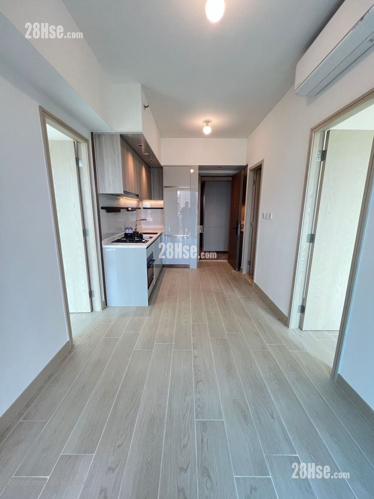 Gold Coast Bay Sell 2 Bedrooms , 1 Bathroom 421 ft²