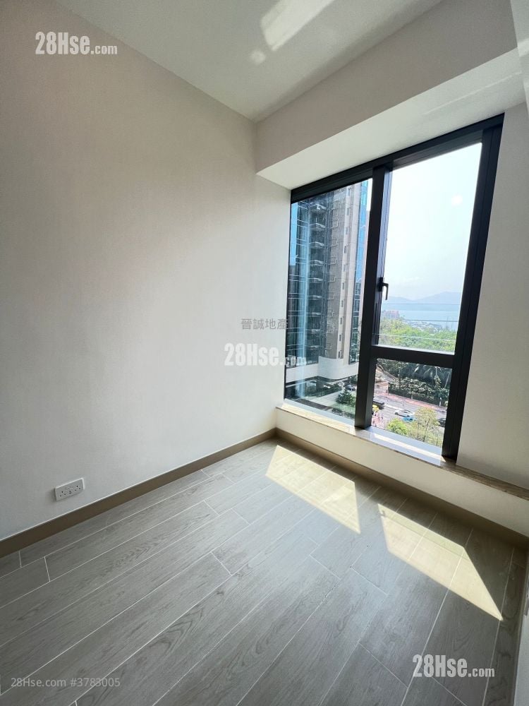 Gold Coast Bay Sell 2 Bedrooms , 1 Bathroom 421 ft²