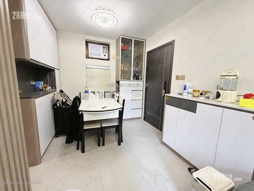 Luk Yeung Sun Chuen Sell 2 Bedrooms 451 ft²