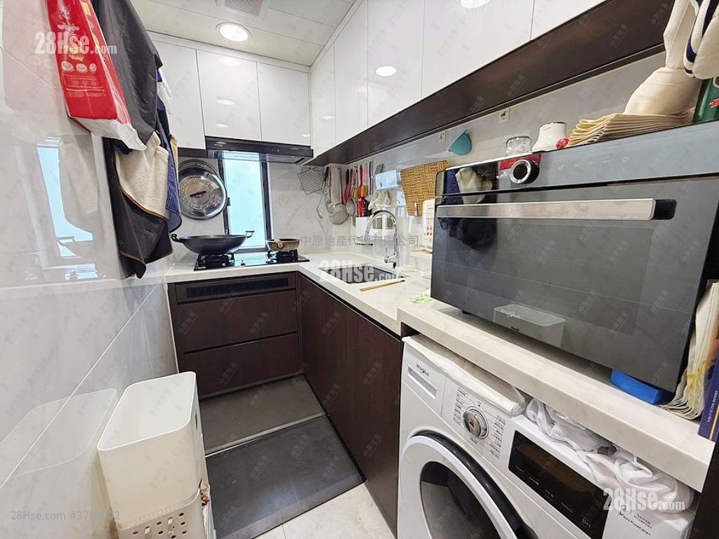 Luk Yeung Sun Chuen Sell 2 Bedrooms 451 ft²