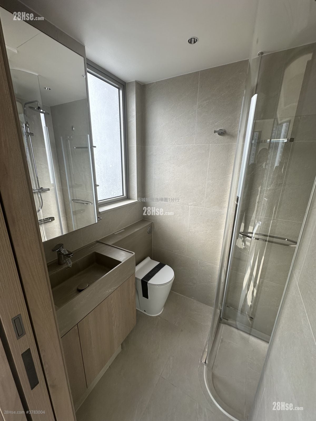 Finnie Sell 1 Bedroom , 1 Bathroom 245 ft²