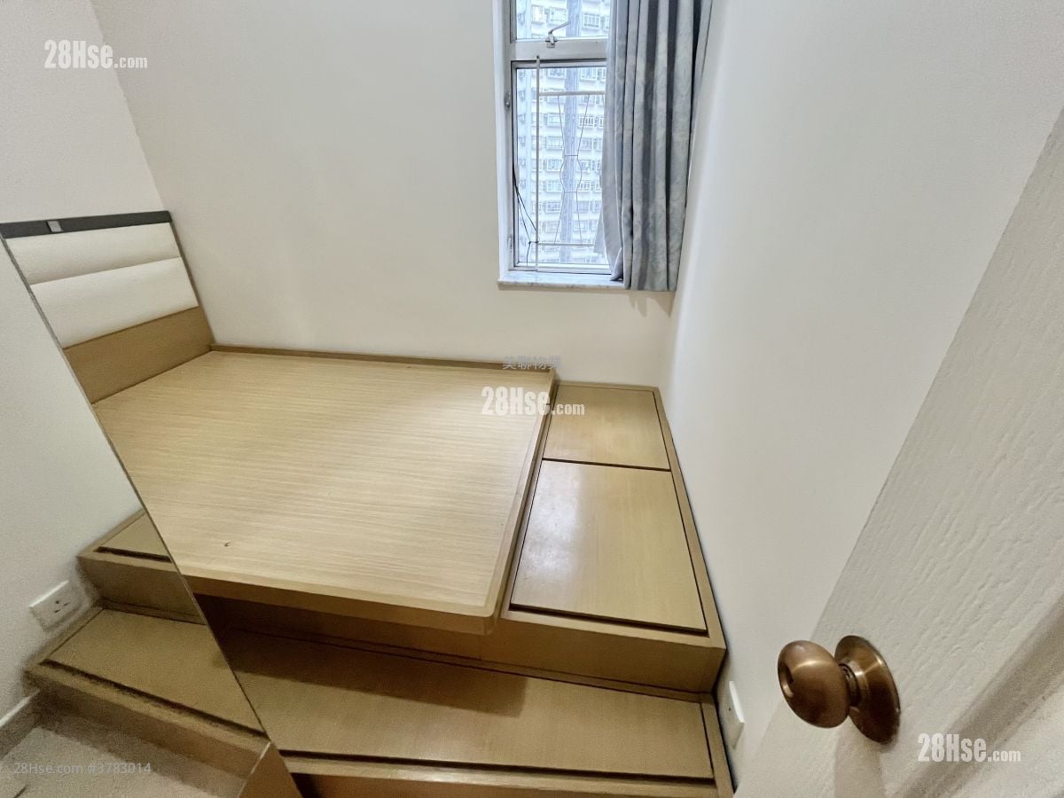 Tsuen King Garden Sell 2 Bedrooms 380 ft²