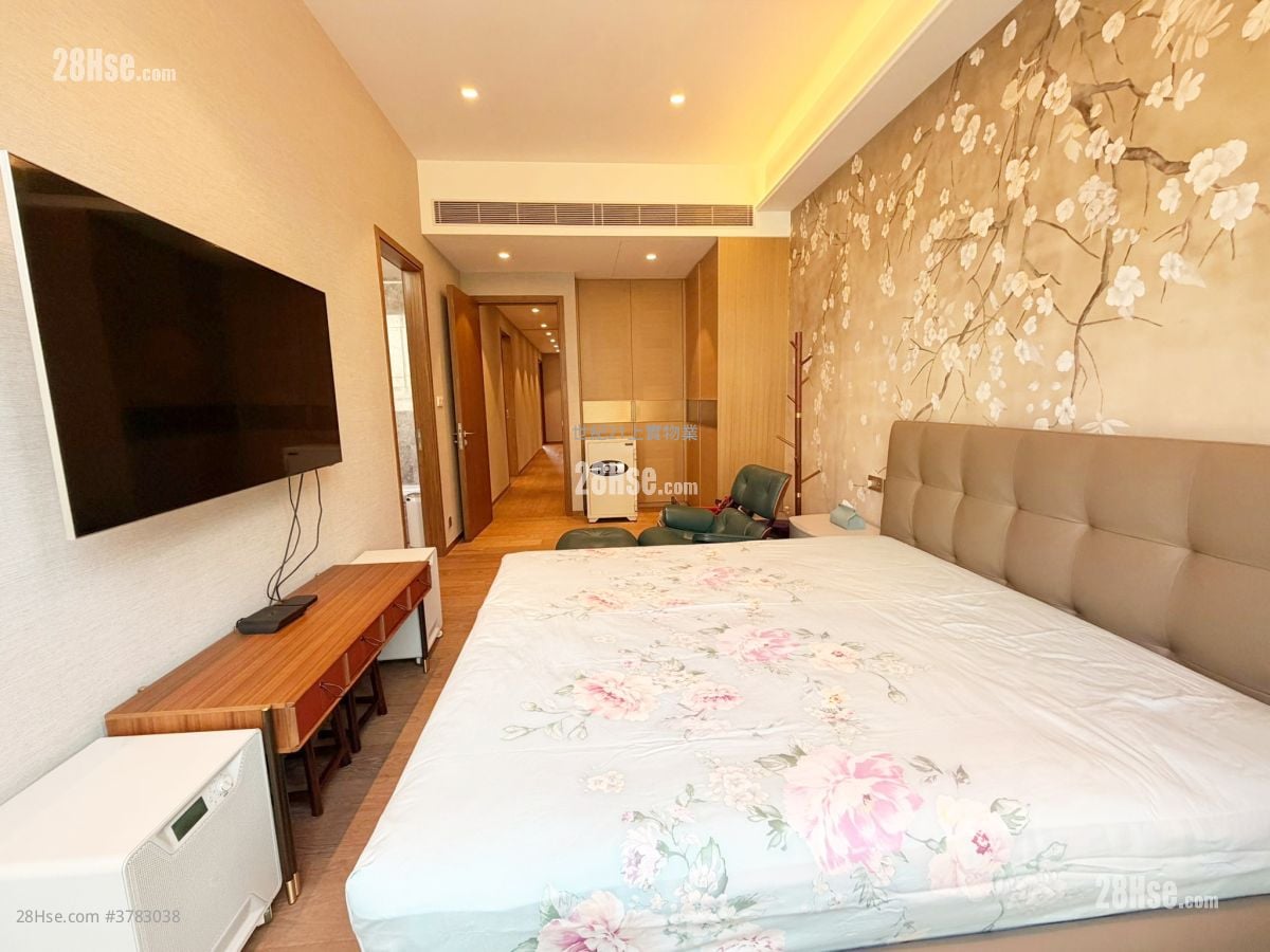 Mont Rouge Sell 5+ Bedrooms , 5+ Bathrooms 5,828 ft²