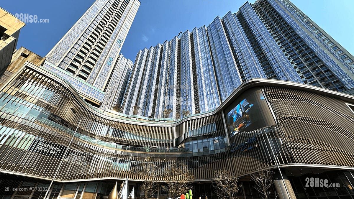 The Southside Sell 3 Bedrooms , 2 Bathrooms 747 ft²