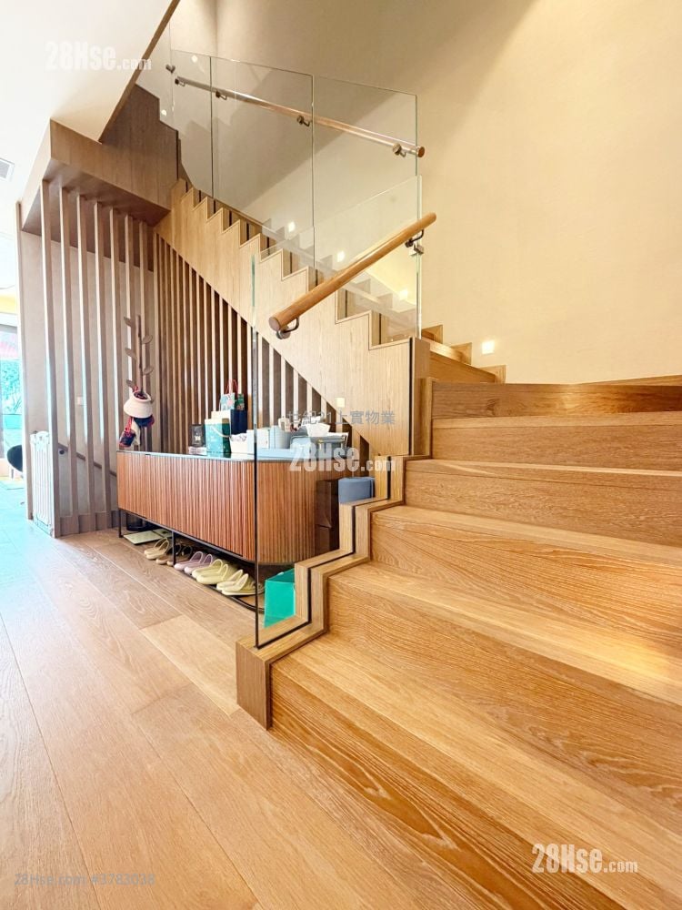 Mont Rouge Sell 5+ Bedrooms , 5+ Bathrooms 5,828 ft²