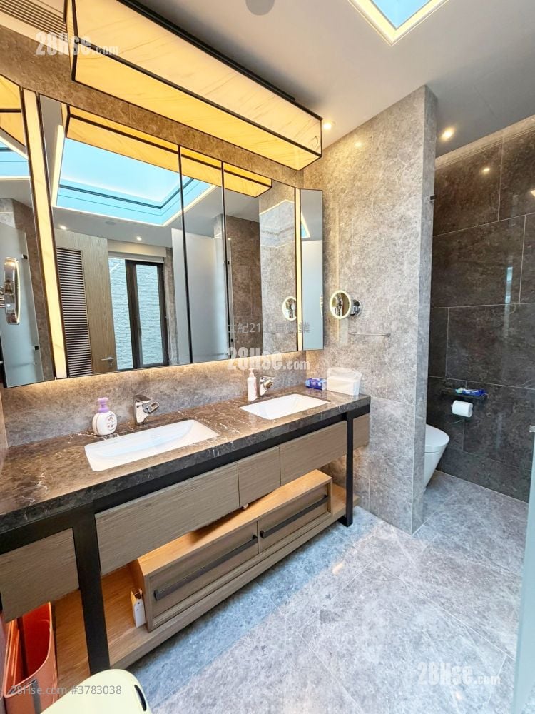 Mont Rouge Sell 5+ Bedrooms , 5+ Bathrooms 5,828 ft²