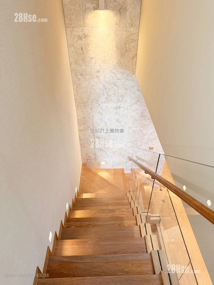 Mont Rouge Sell 5+ Bedrooms , 5+ Bathrooms 5,828 ft²