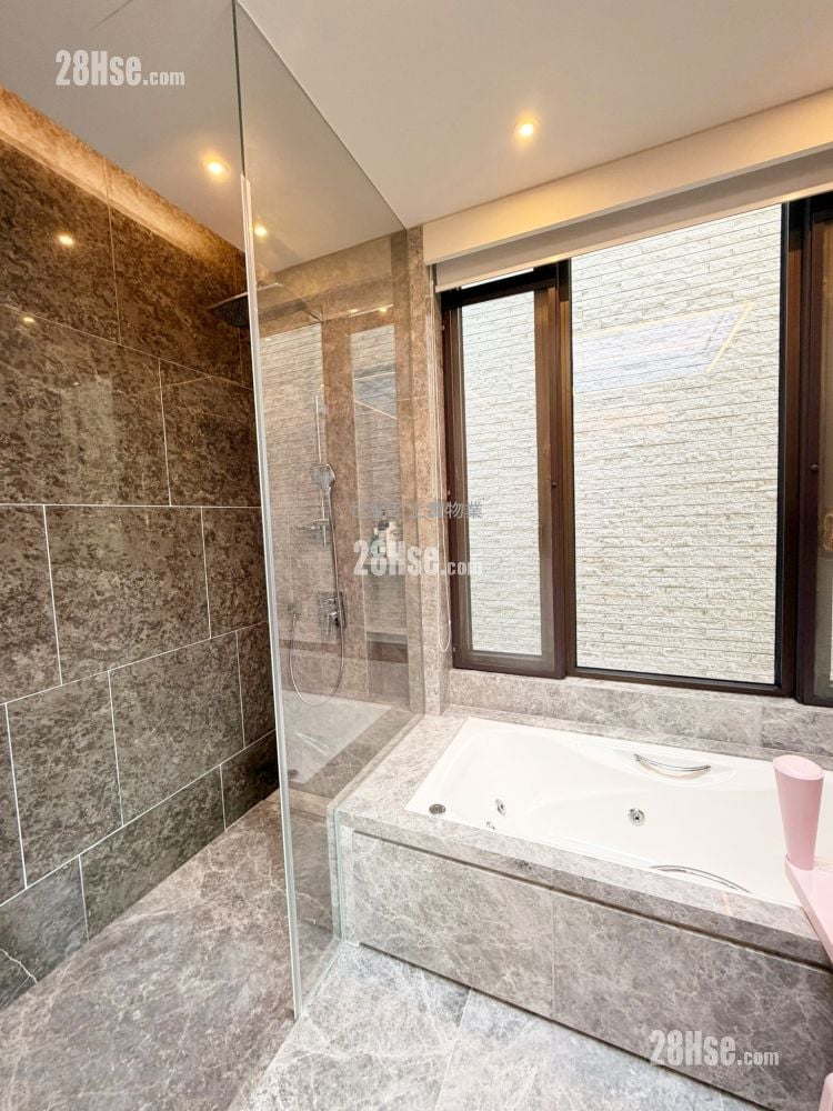 Mont Rouge Sell 5+ Bedrooms , 5+ Bathrooms 5,828 ft²