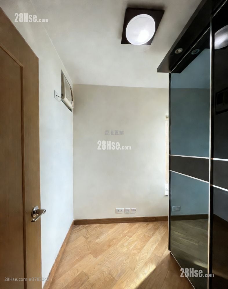 Harbour Green Rental 2 Bedrooms , 1 Bathroom 477 ft²