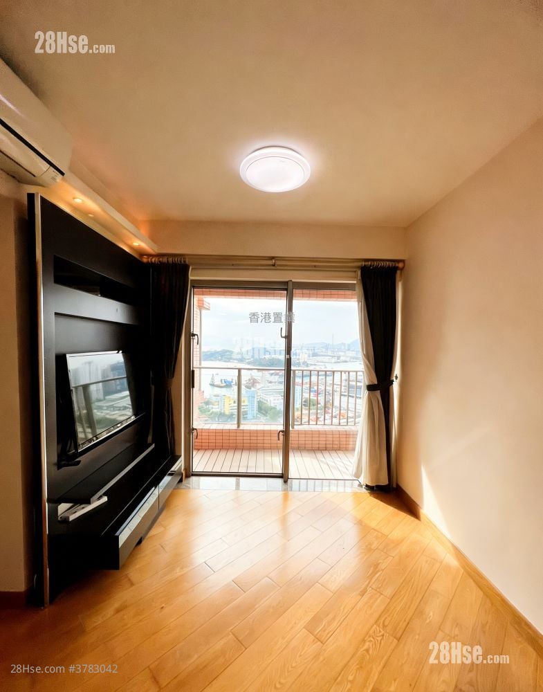 Harbour Green Rental 2 Bedrooms , 1 Bathroom 477 ft²