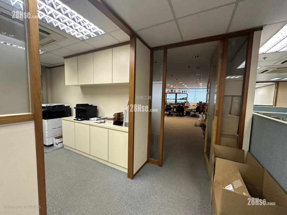 Wang Fai Industrial Building Sell 5+ Bedrooms , 2 Toilets