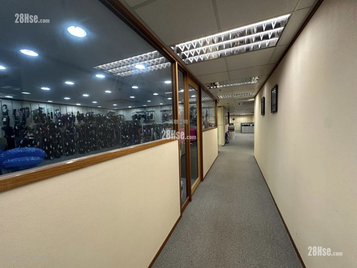 Wang Fai Industrial Building Sell 5+ Bedrooms , 2 Toilets