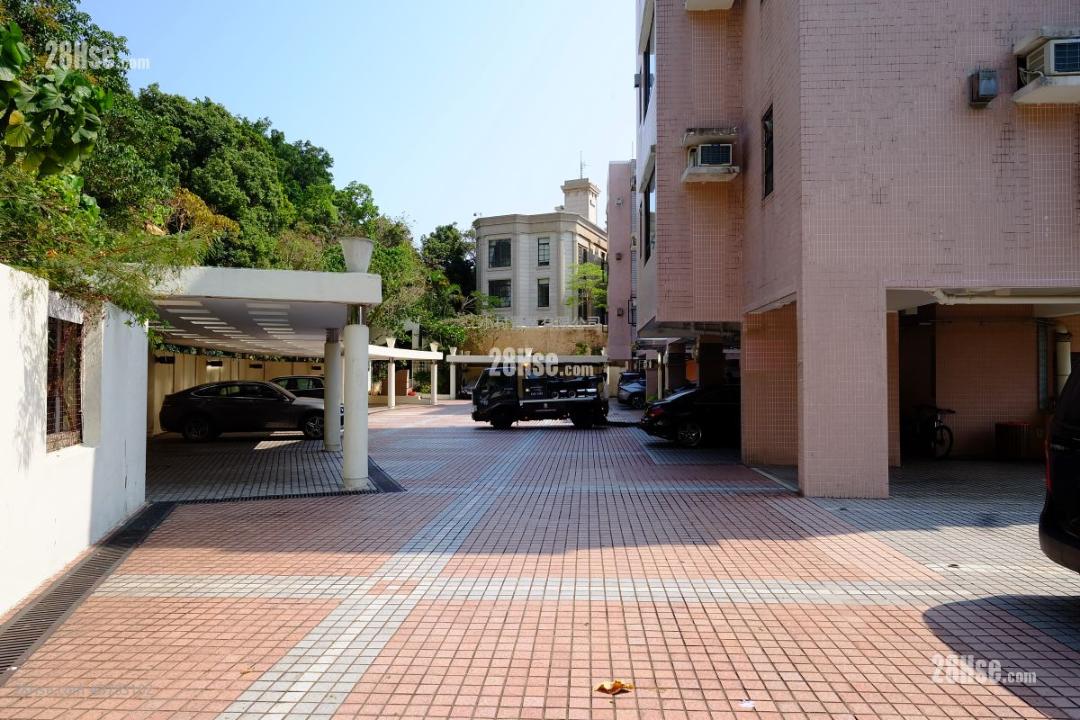 大厦入口: 怡礼苑 租盘 3 房 , 2 浴室 1,622 平方尺