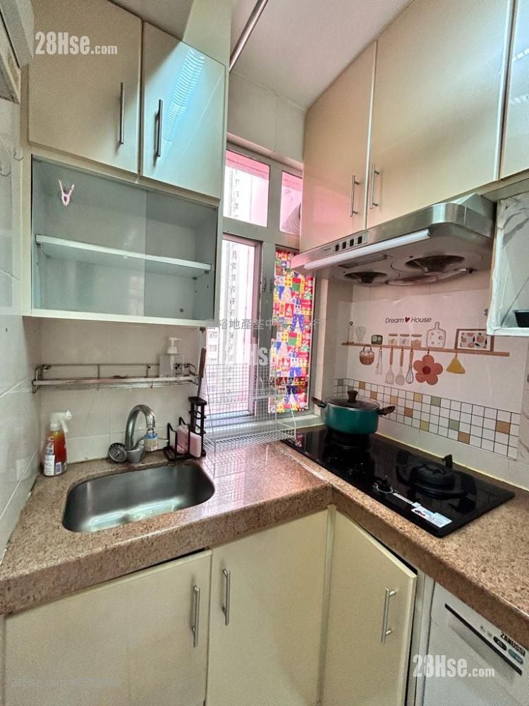 荃湾中心 租盘 2 房 377 平方尺