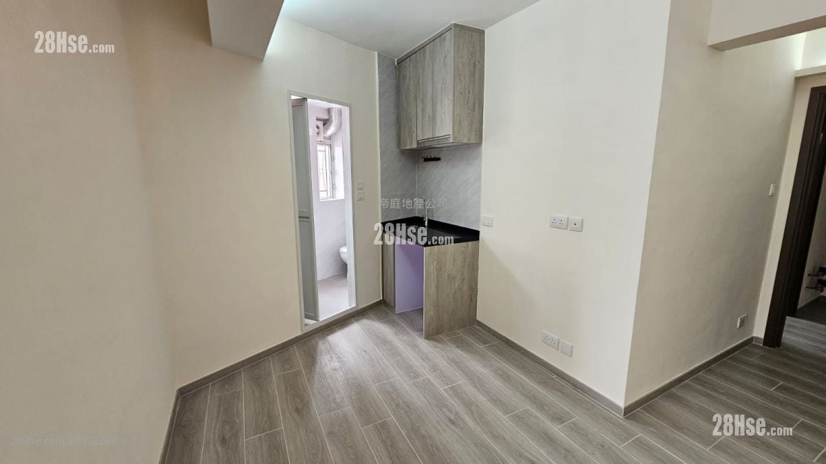 Tung Lo Court Rental 230 ft²