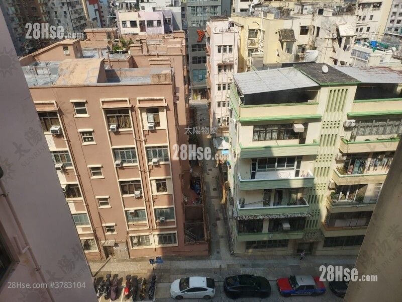 Full Wing Building Sell 2 Bedrooms 217 ft²