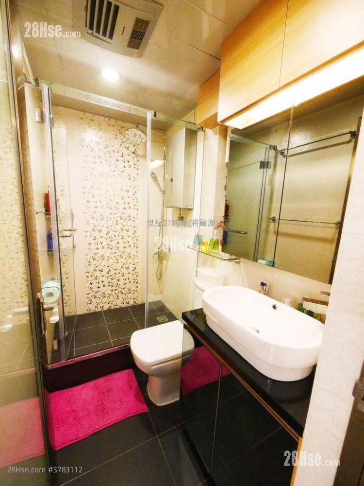 bathroom: Yuk Ming Court Sell 3 Bedrooms , 1 Bathroom 610 ft²