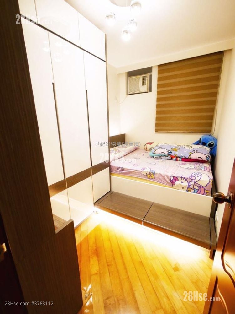 master room: Yuk Ming Court Sell 3 Bedrooms , 1 Bathroom 610 ft²