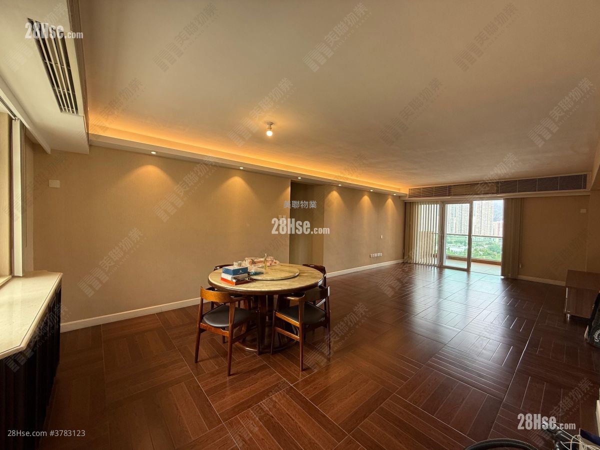 World-Wide Gardens Sell 3 Bedrooms , 4 Bathrooms 1,800 ft²