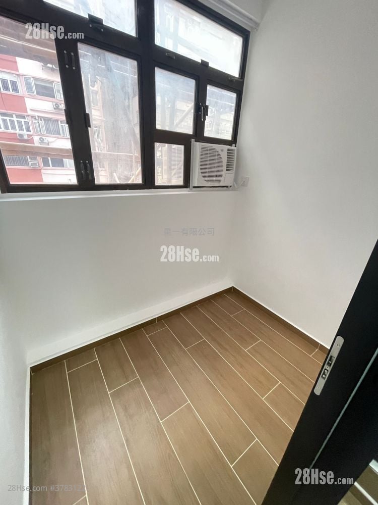 金冠大厦 租盘 2 房 , 1 浴室 160 平方尺