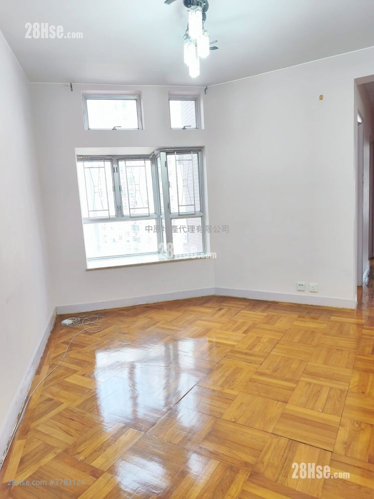 愉景新城 租盘 582 平方尺