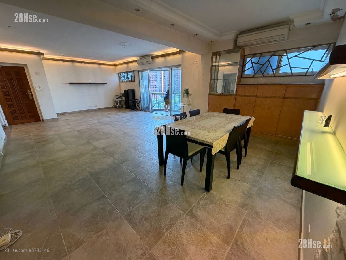 Julimount Garden Sell 3 Bedrooms , 3 Bathrooms 1,592 ft²