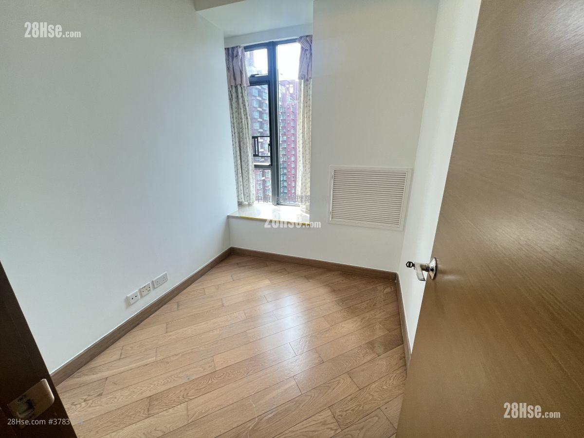 Yoho Midtown 售盘 3 房 , 3 浴室 880 平方尺