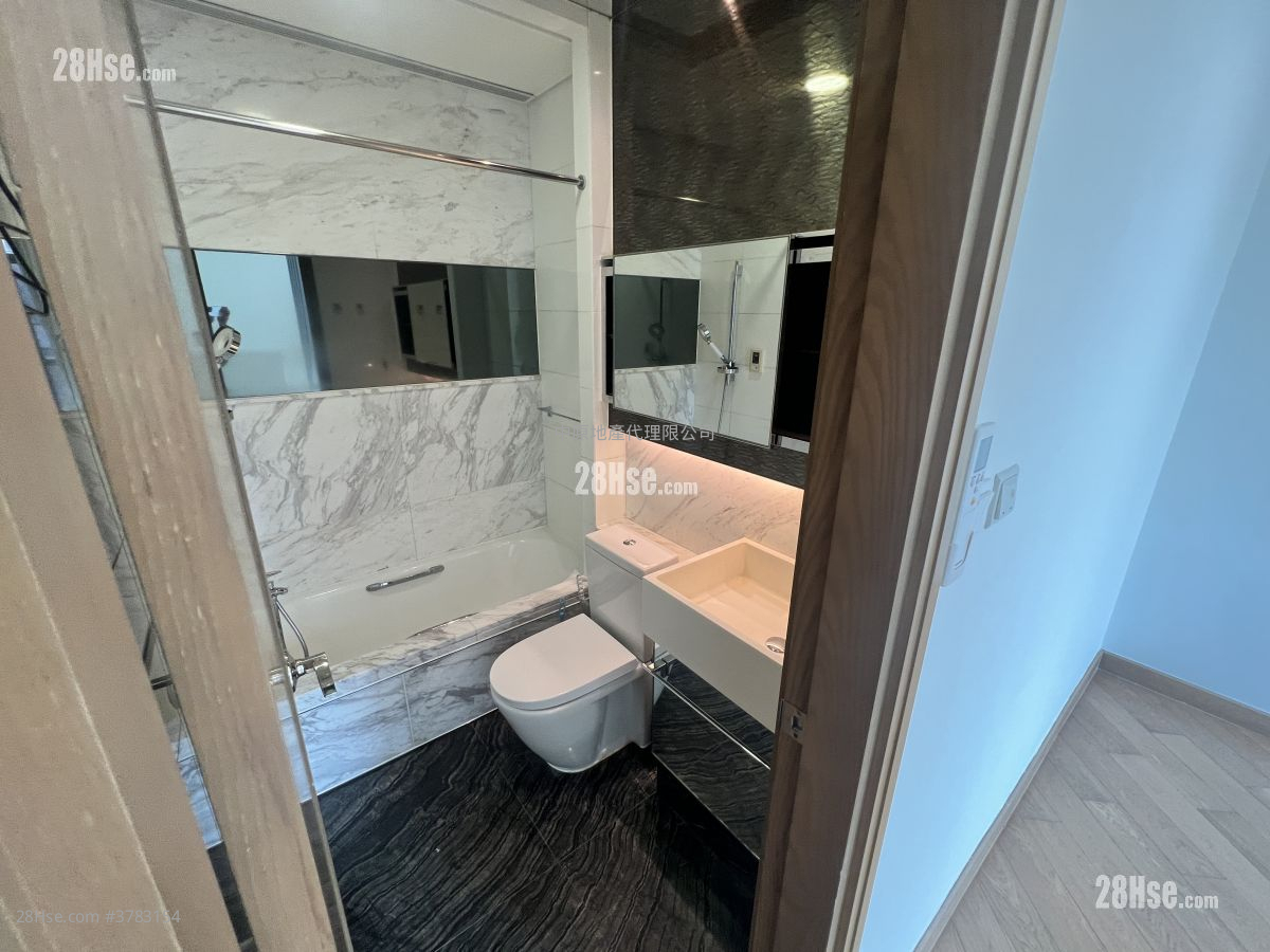 Yoho Midtown 售盘 3 房 , 3 浴室 880 平方尺