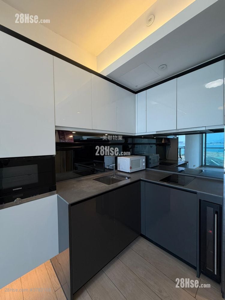 Century Link Rental 2 Bedrooms , 1 Bathroom 463 ft²