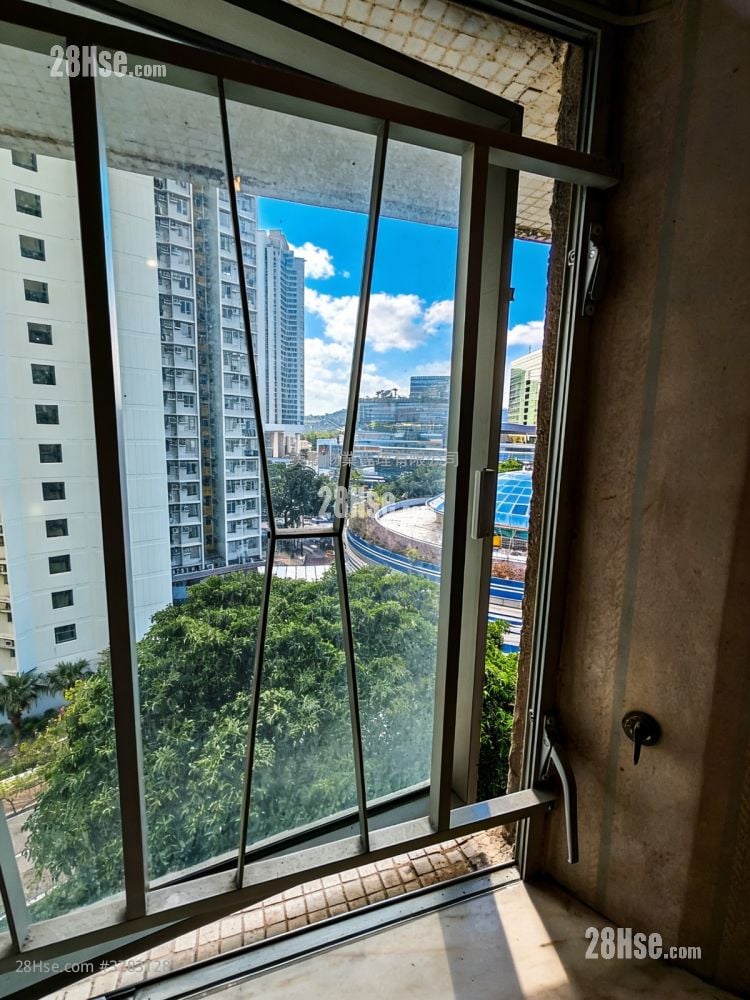 Yu Tung Court Sell 2 Bedrooms , 2 Bathrooms 601 ft²