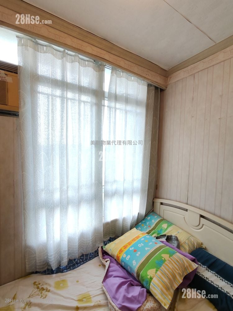 Yu Tung Court Sell 2 Bedrooms , 2 Bathrooms 601 ft²