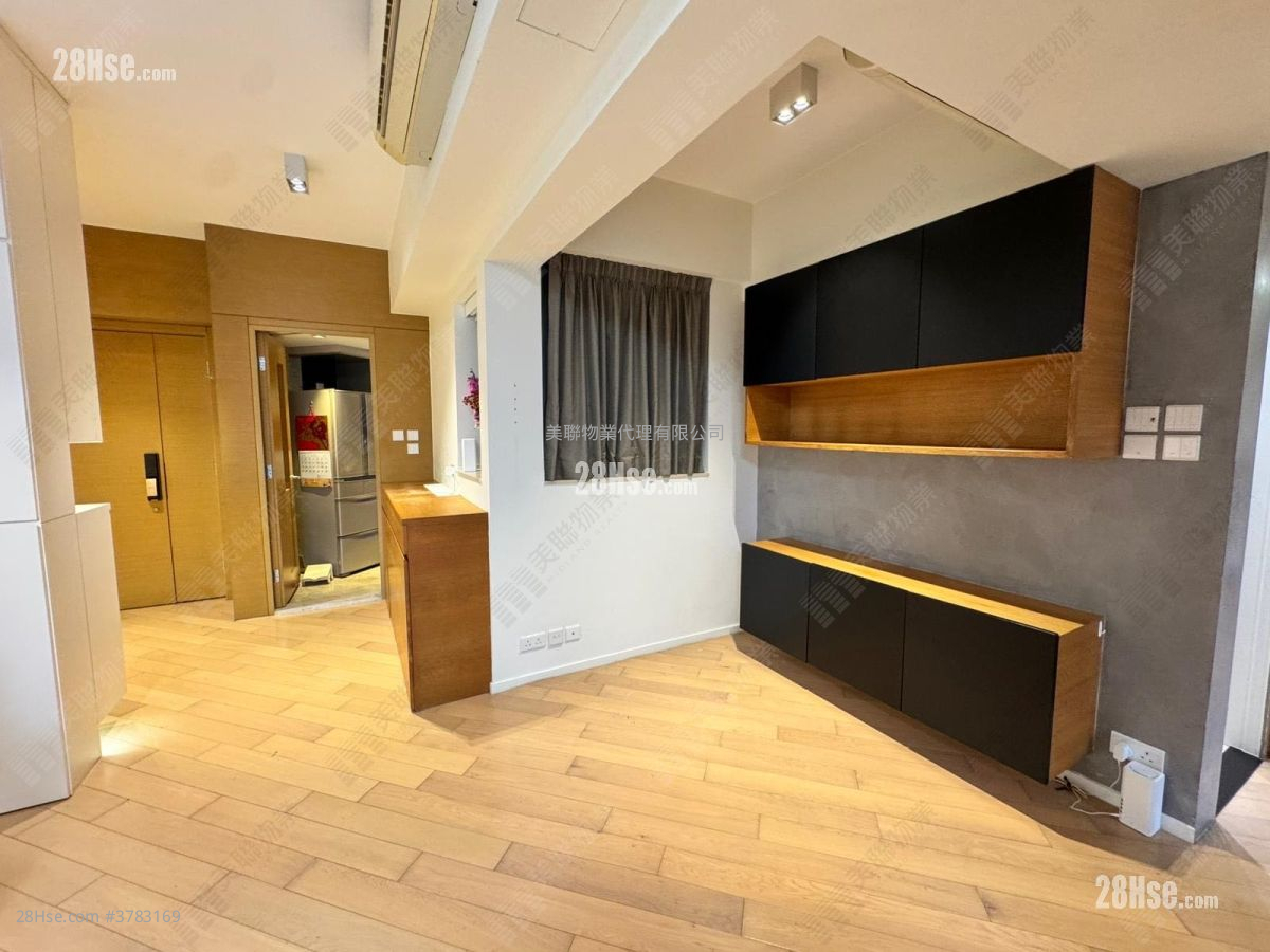 The Wings Sell 3 Bedrooms , 2 Bathrooms 933 ft²