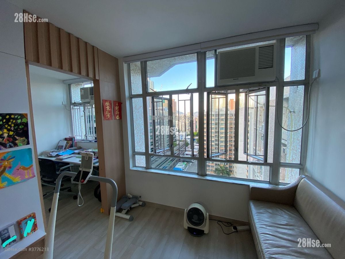 Yee Ching Court Sell 3 Bedrooms , 1 Bathroom 637 ft²